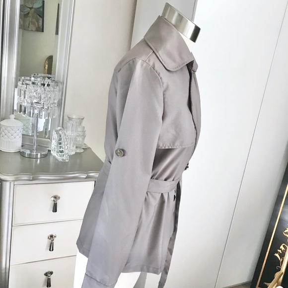 Short Trench Coat - Picture 4 of 10